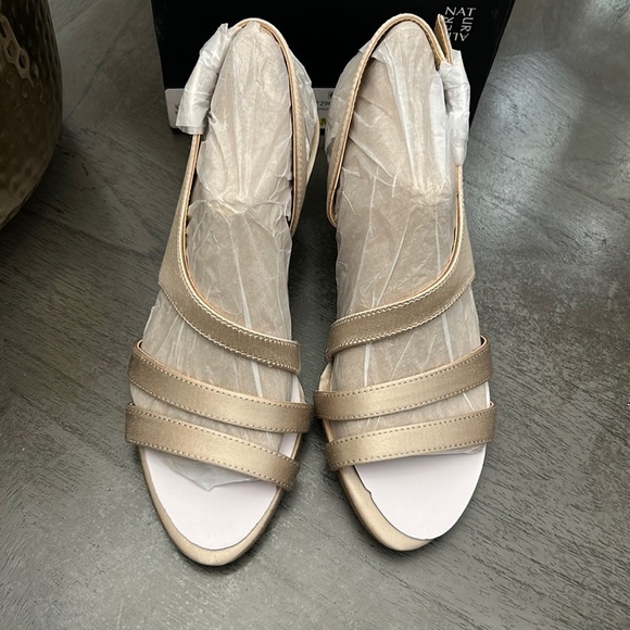 Naturalizer Taimi Heeled Sandal - Picture 4 of 8